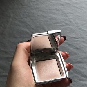 Hourglass Incandescent Light Highlighter